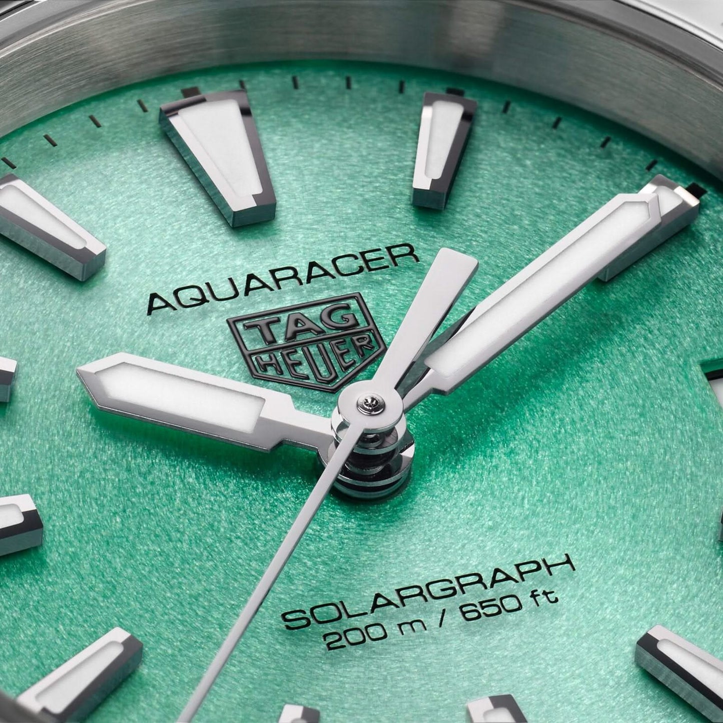 TAG HEUER AQUARACER PROFESSIONAL 200 SOLARGRAPH