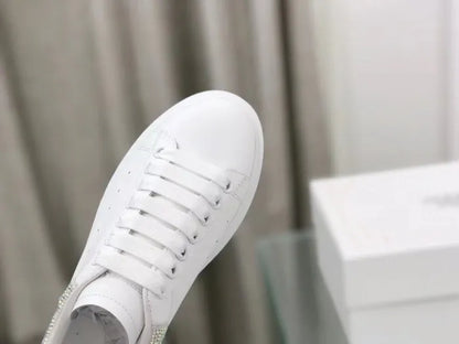 A - SNEAKERS
