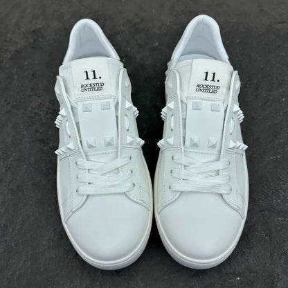 V - SNEAKERS