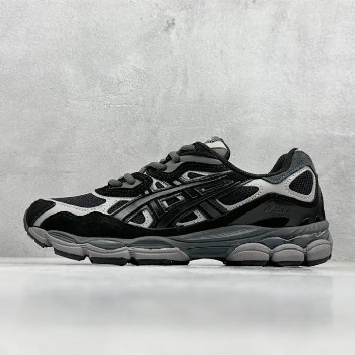 A - SNEAKERS