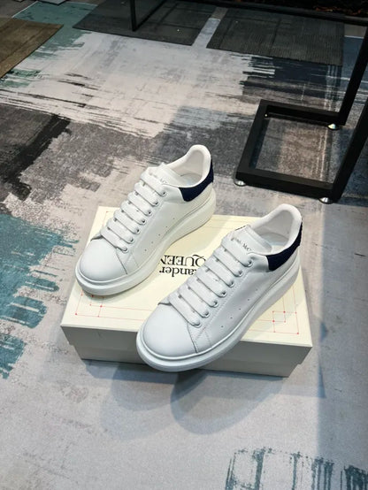 A - SNEAKERS