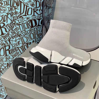 B - SNEAKERS