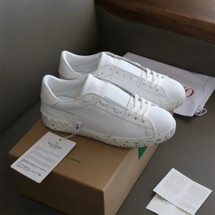 V - SNEAKERS
