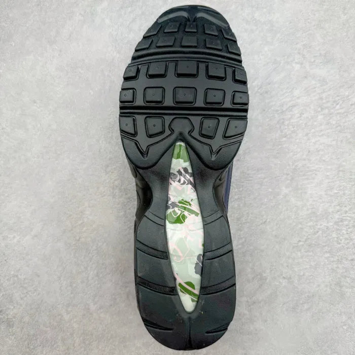 C - SNEAKERS