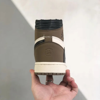 N - SNEAKERS