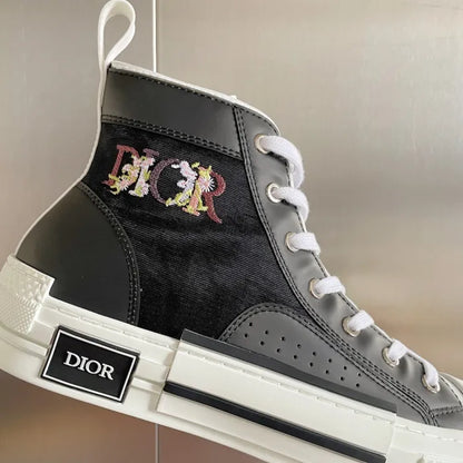 D - SNEAKERS