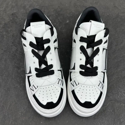 V - SNEAKERS