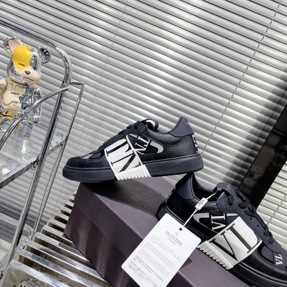 V - SNEAKERS