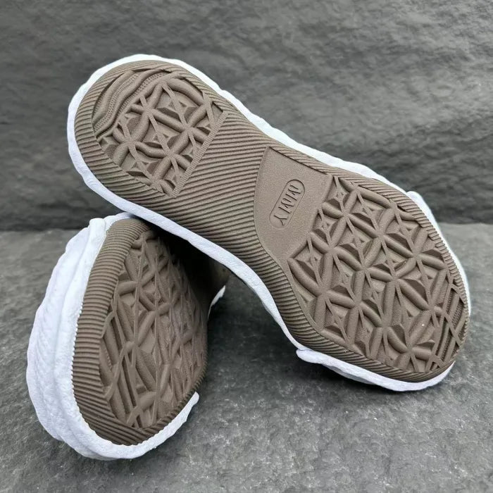 M - SNEAKERS