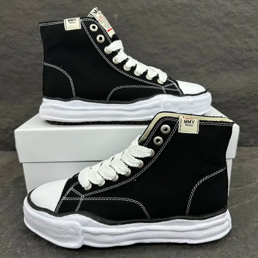 A - SNEAKERS