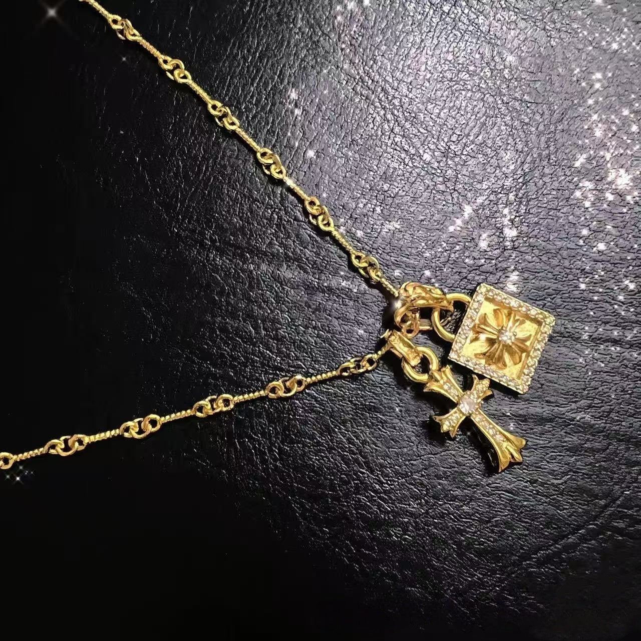 Cross pendant choker necklace