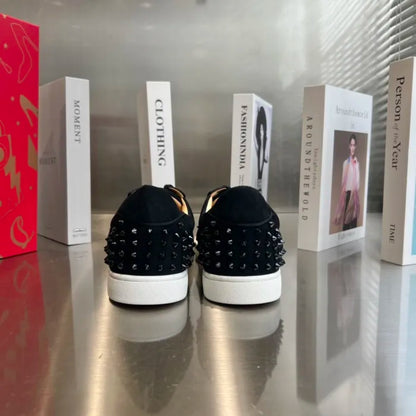 C - SNEAKERS