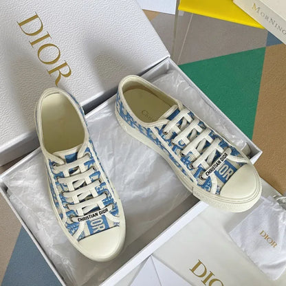 D - SNEAKERS
