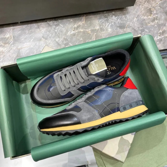V - SNEAKERS