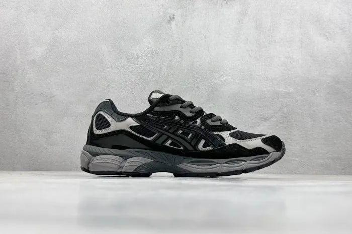 A - SNEAKERS