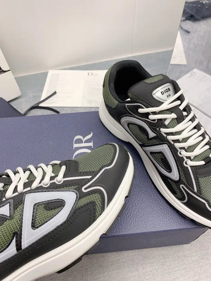 D - SNEAKERS