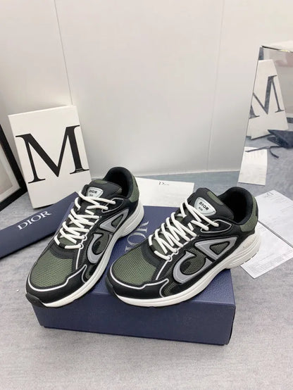 D - SNEAKERS