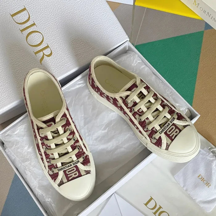 D - SNEAKERS