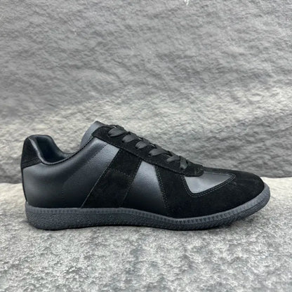 M - SNEAKERS