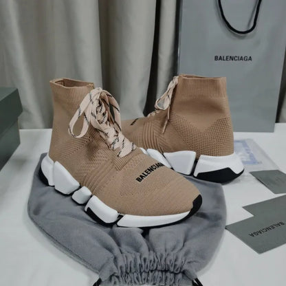 B - SNEAKERS